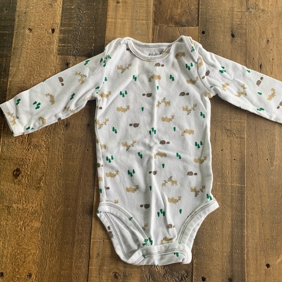 3 for $6 / Carter’s long sleeve onesie (3-6 M) - Picture 1 of 1